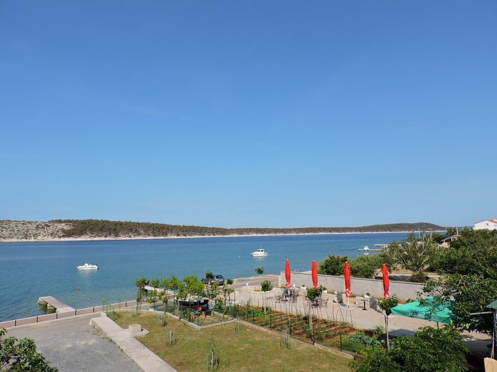 Villa Petra Barbat na Rabu Екстериор снимка